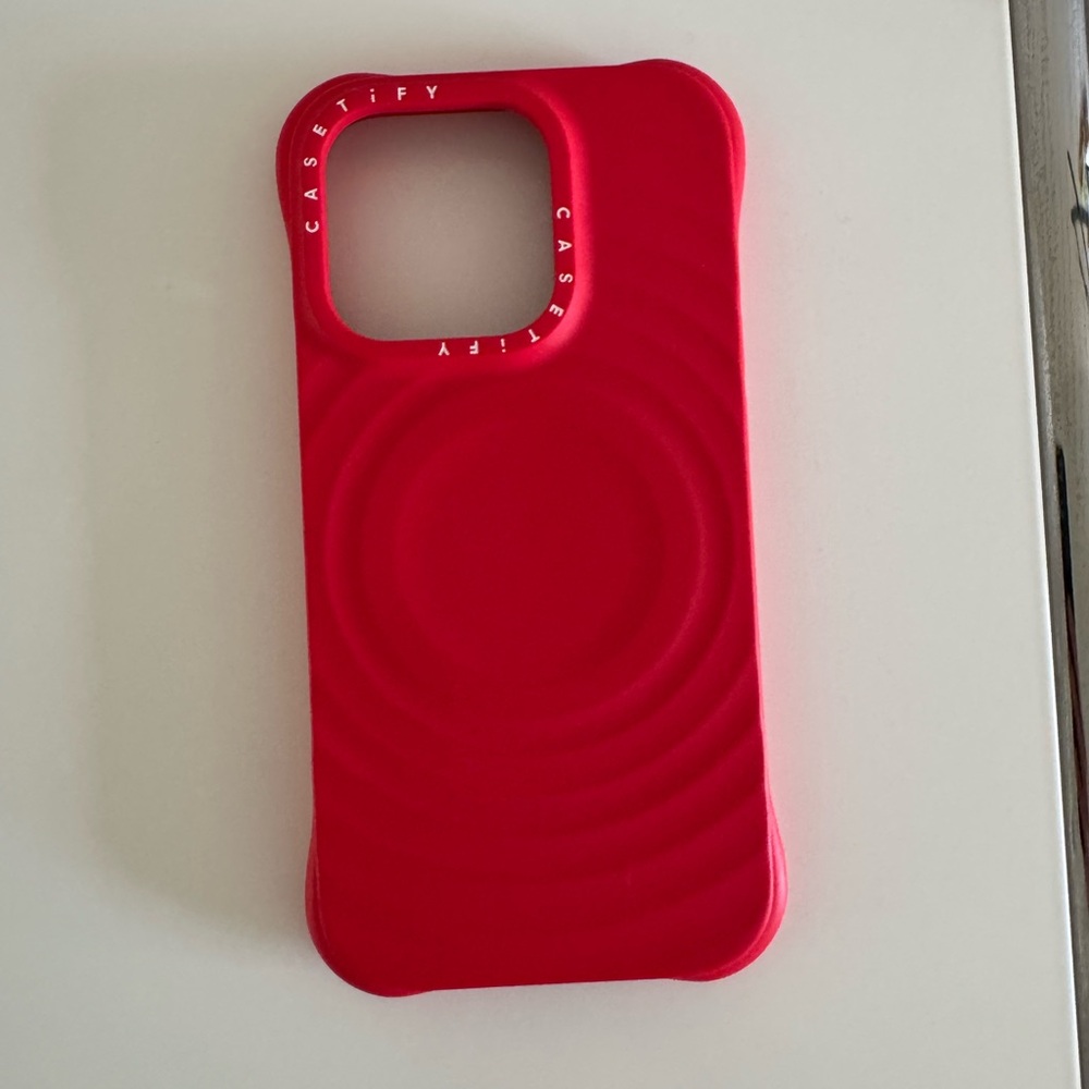 Casetify Ripple Case Scarlet Red iphone 15 pro